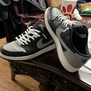 Air Jordan low retro OG grey